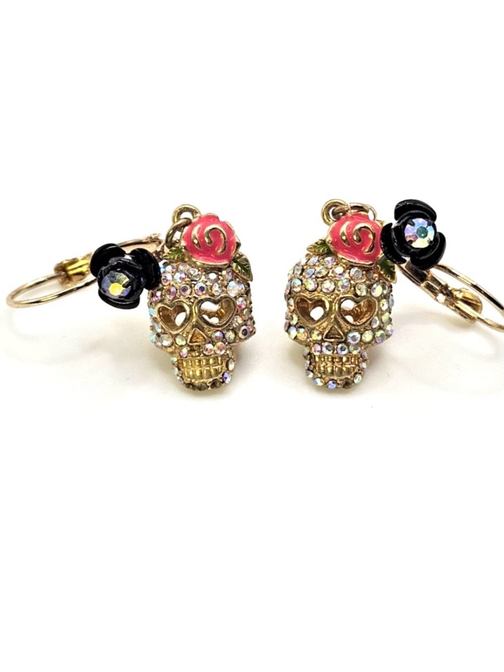 Gold Crystal Skull Drop Earrings with Pink & Black Flower Accents🩷🖤🩷💀